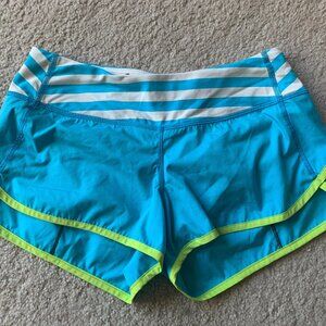 Lululemon Women's Speed Short, 2012 Seawheeze Spry Blue, size 4 EUC